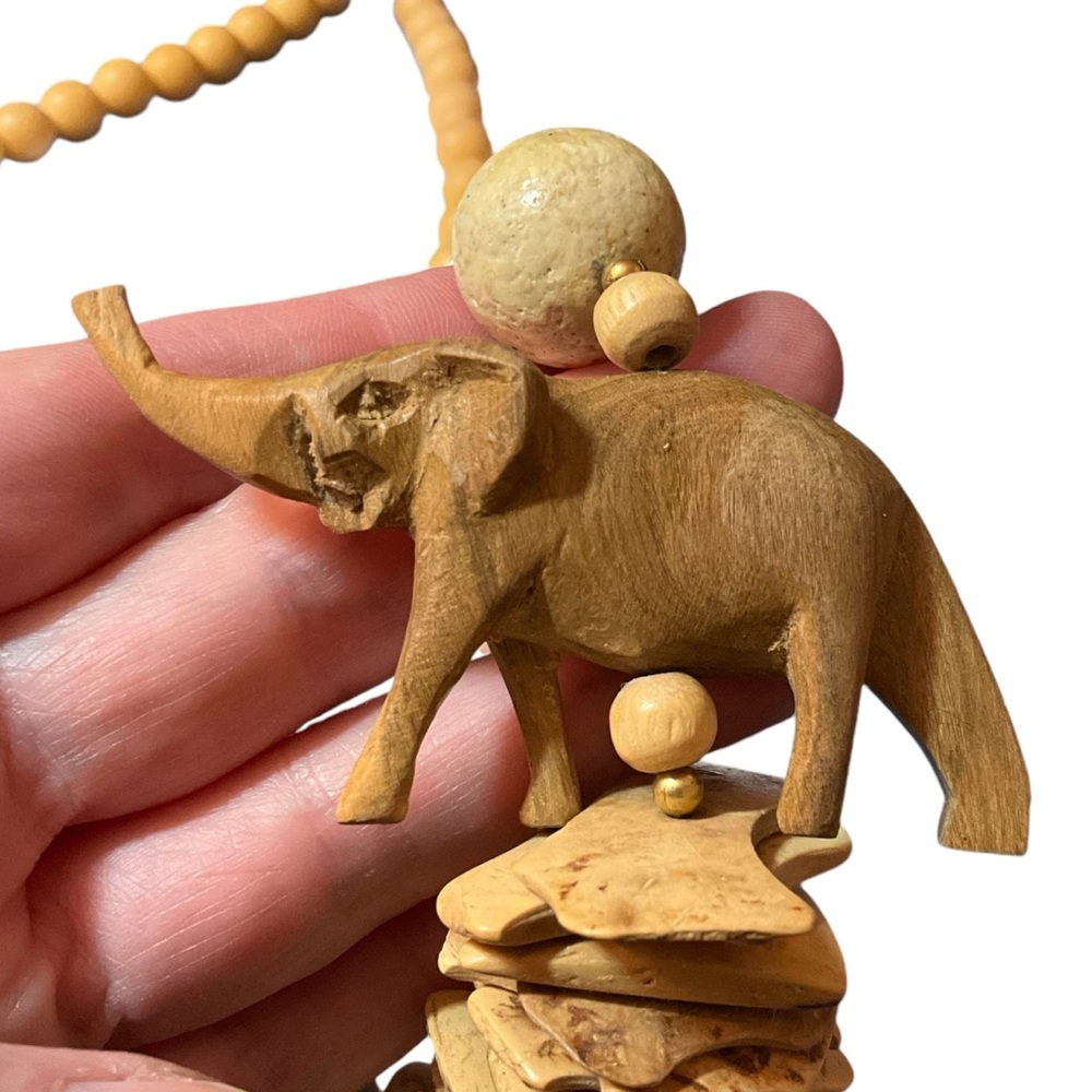 Vintage CHUNKY Wood & Stone Bead Necklace with Hand Carved Wood ELEPHANT 26” - Picture 3 of 8
